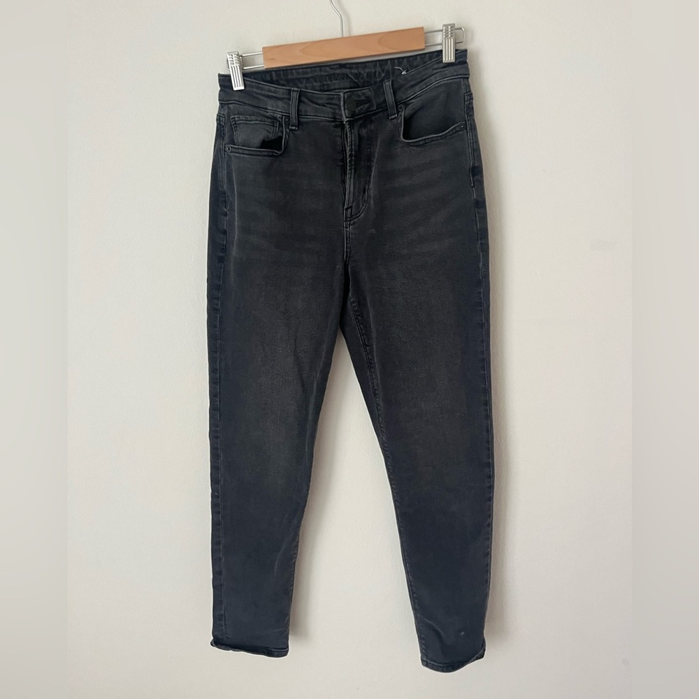 american eagle mom jeans